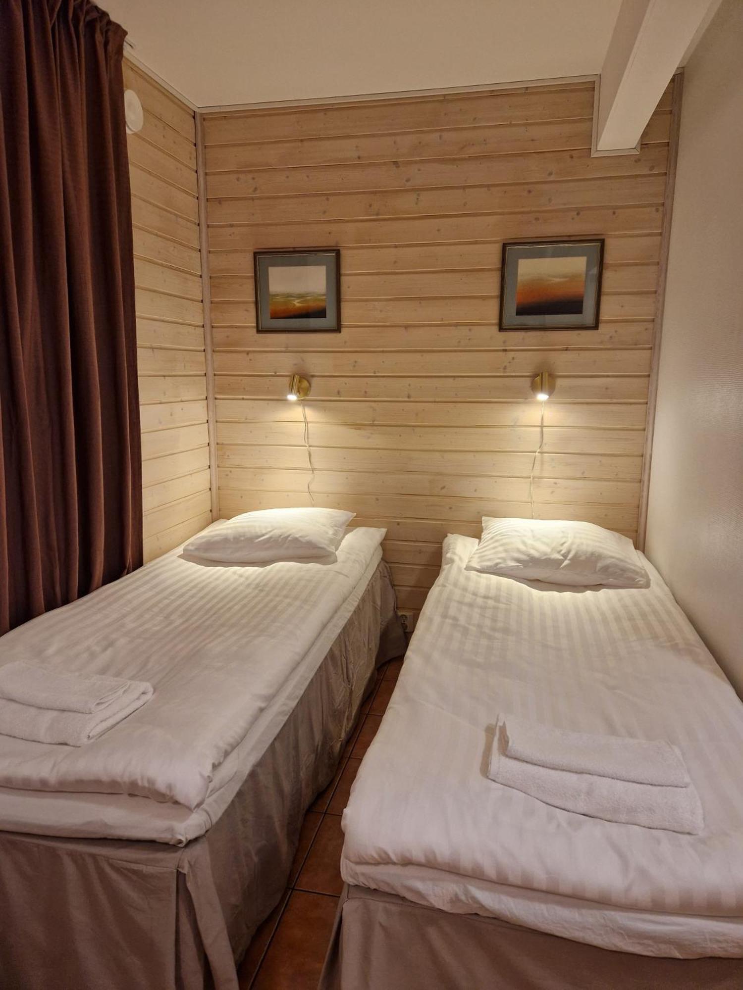 The Sleeping Bear Hotel Инари Екстериор снимка