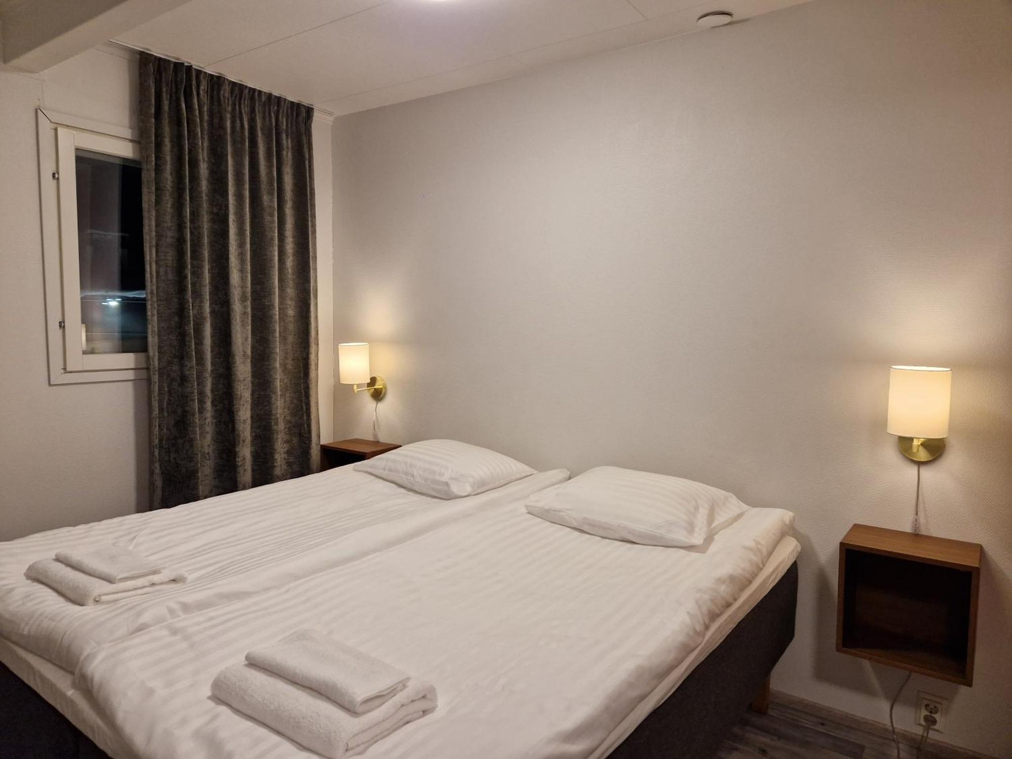 The Sleeping Bear Hotel Инари Екстериор снимка